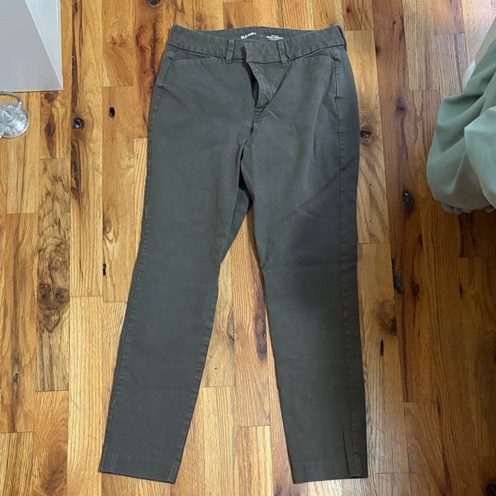Old Navy women’s Khaki Chinos